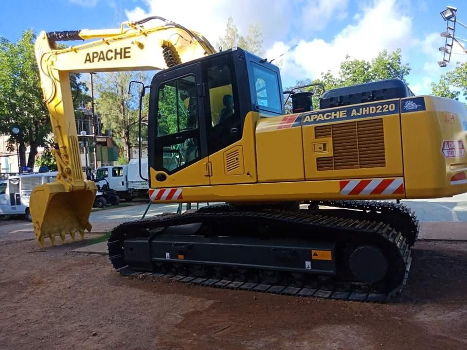 CRAWLER STEEL CHAIN EXCAVATOR | APACHE CONSTRUCTION EQUIPMENT
